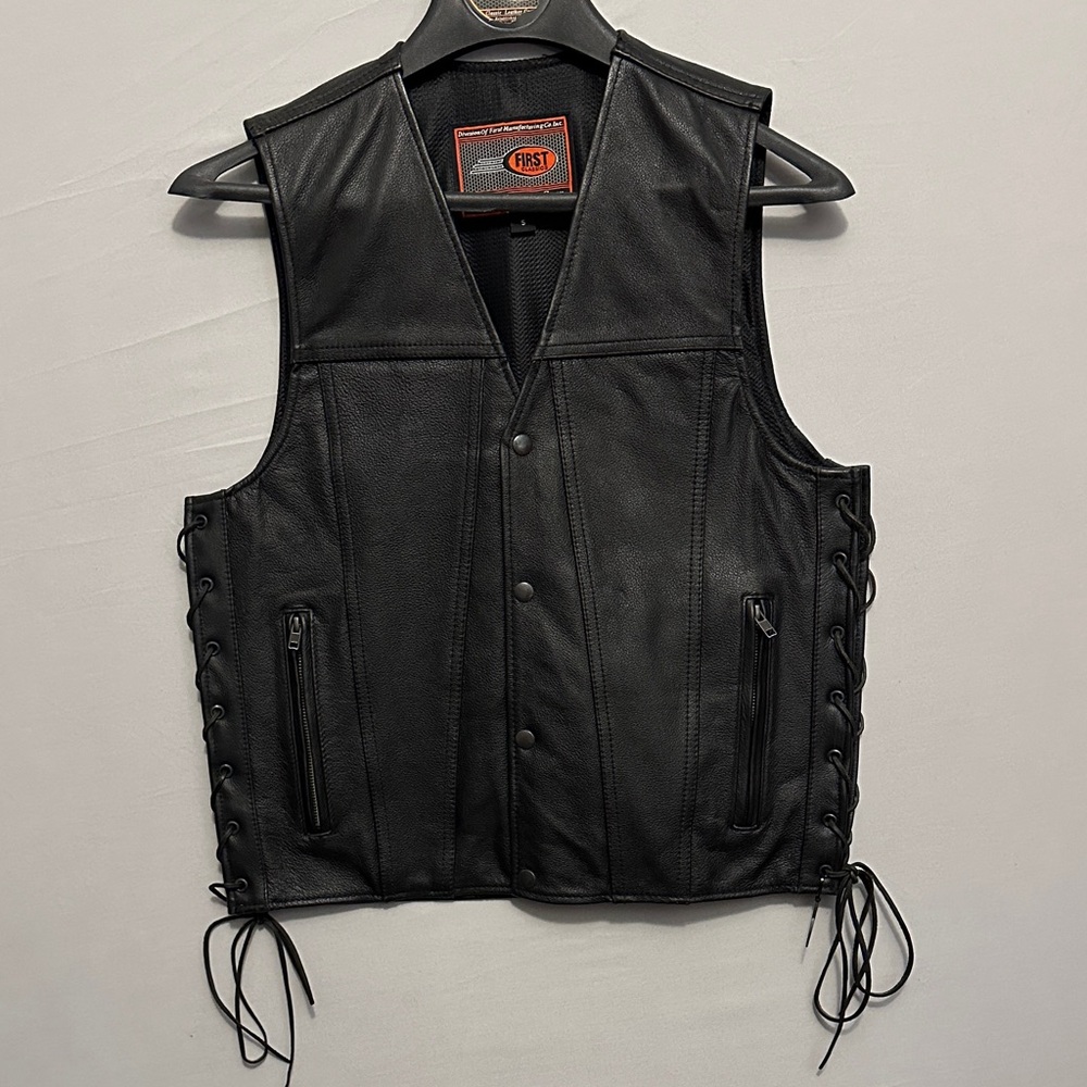 First Classics Men’s Black Lined Leather Vest Lace-Up Sides Concealed Carry NWOT